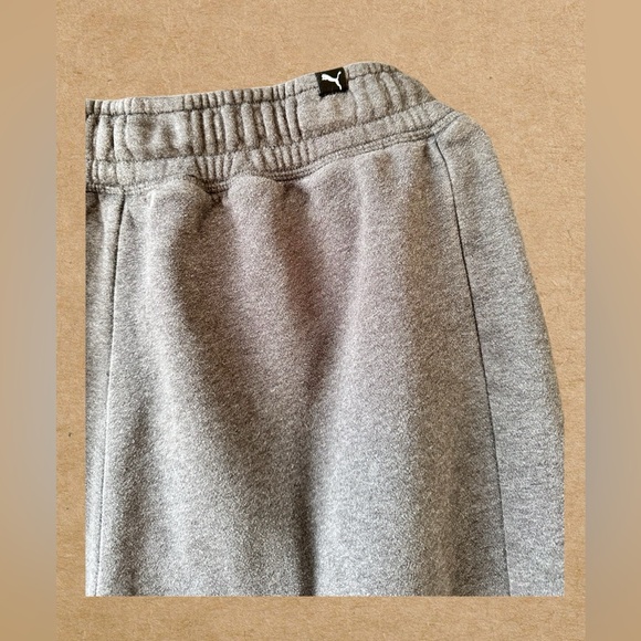 Women Puma Gray Jogger Pants with
Elastic Waistband Drawstrings. Size Medium. - Picture 4 of 6